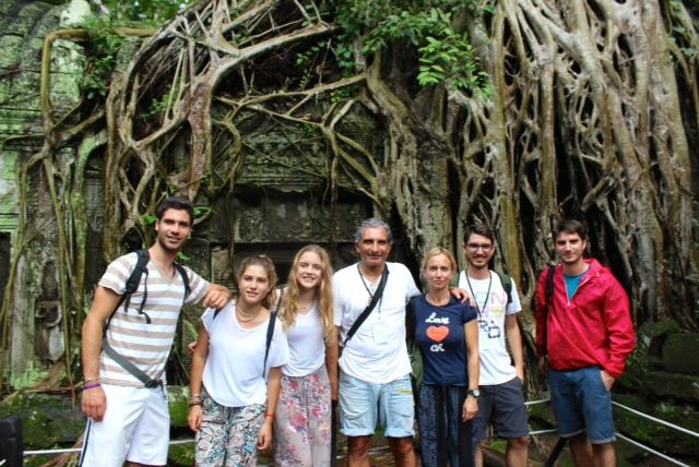 Manel y su familia en Camboya, Angkor