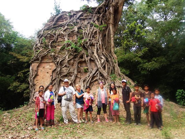 Miriam y su familia en Camboya