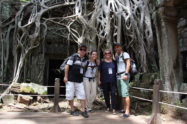 María, David, chechu y Yolanda en Camboya