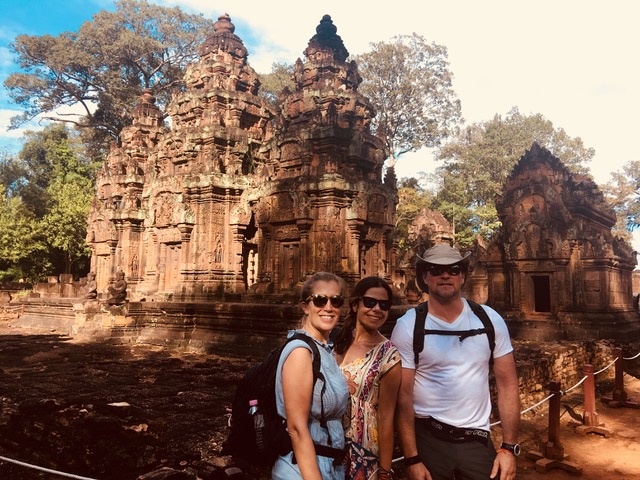 Dunia, alicia y German en Camboya