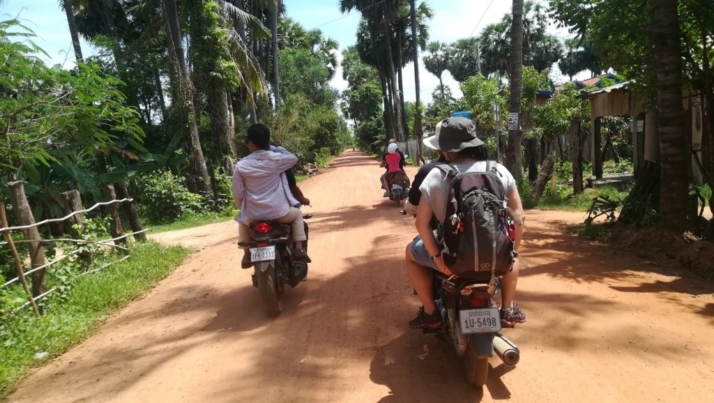 En moto por Camboya