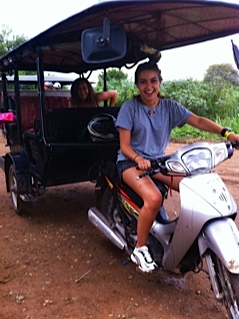 Marta y Blanca en Camboya