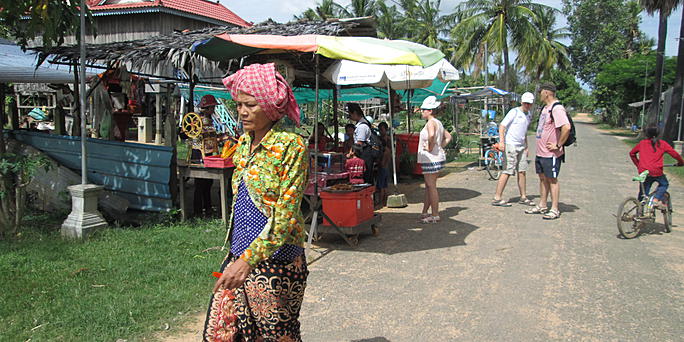 Marisa y su familia en Camboya