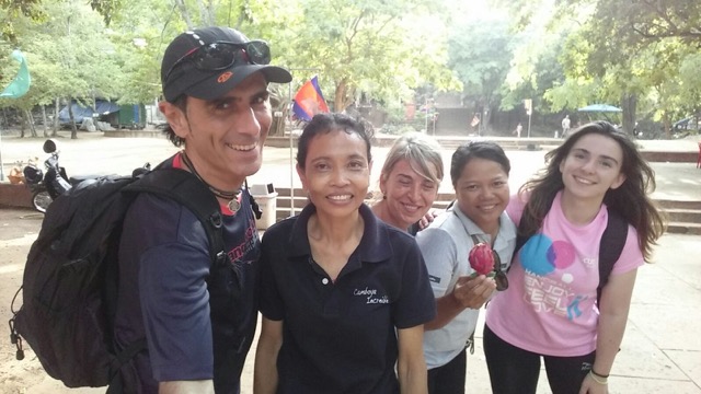 Jon, Miryam y Mirane en Camboya