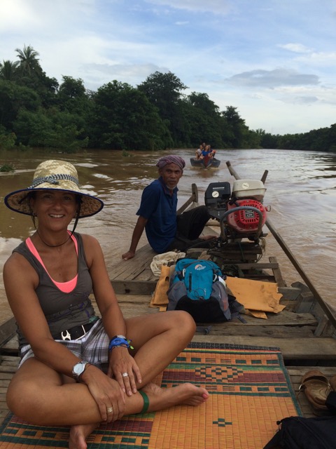 Gustavo, Macu, Dami Y carmen estuvieron en Camboya
