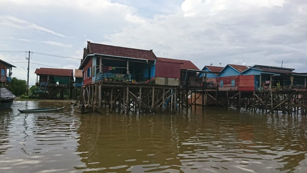 Camboya, Aldea flotante