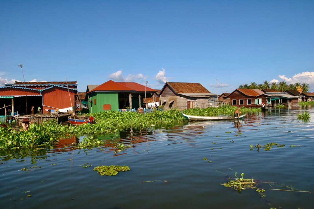 Aldea flotante en Camboya