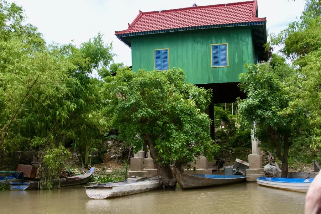 Casa en rio de Camboya