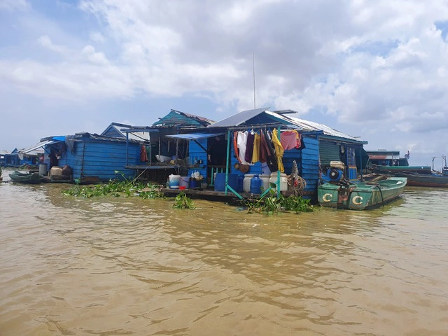 Aldea flotante en Camboya