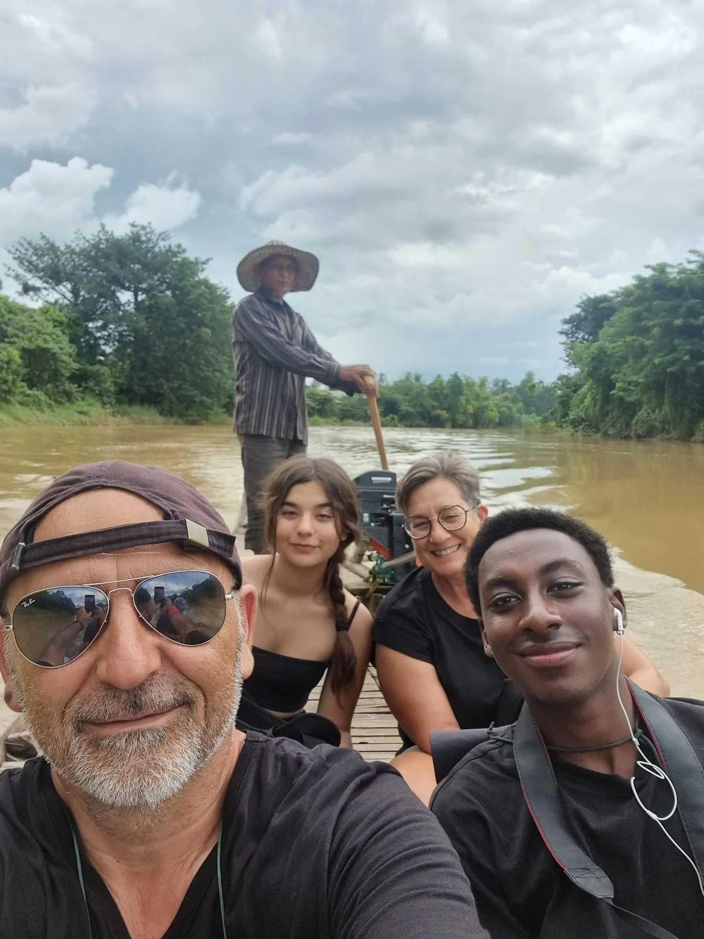Con la familia en Camboya