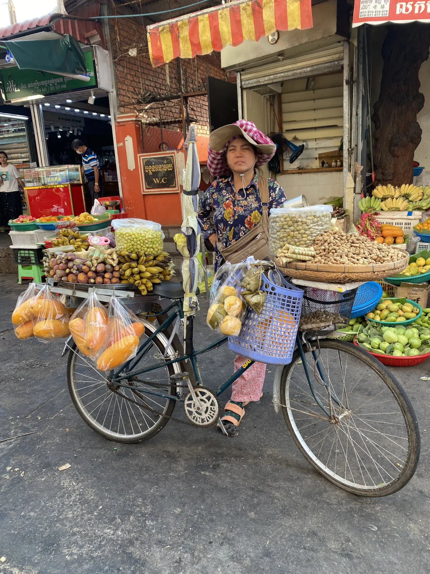 Vendedora de frutas en Camboya