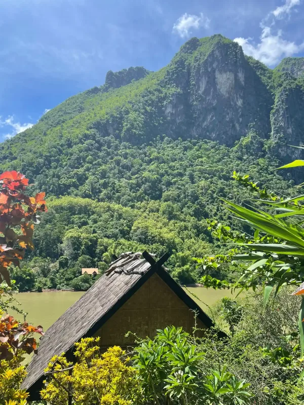 Vision desde Nong Kwiao, Láo