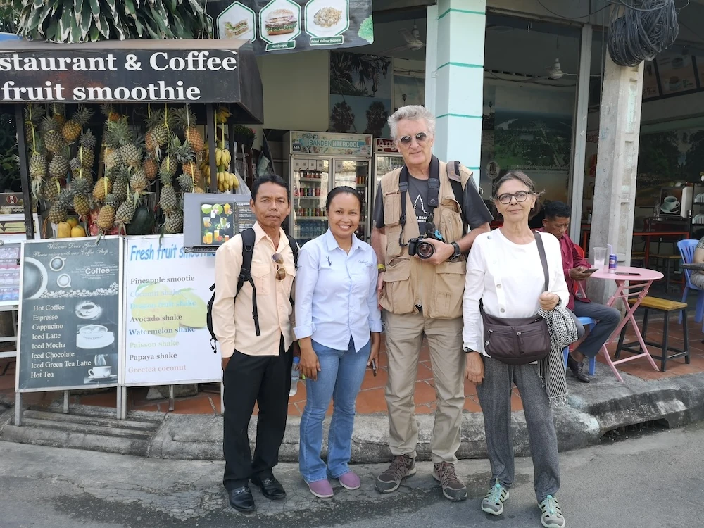 Con el equipo de Camboya Increíble