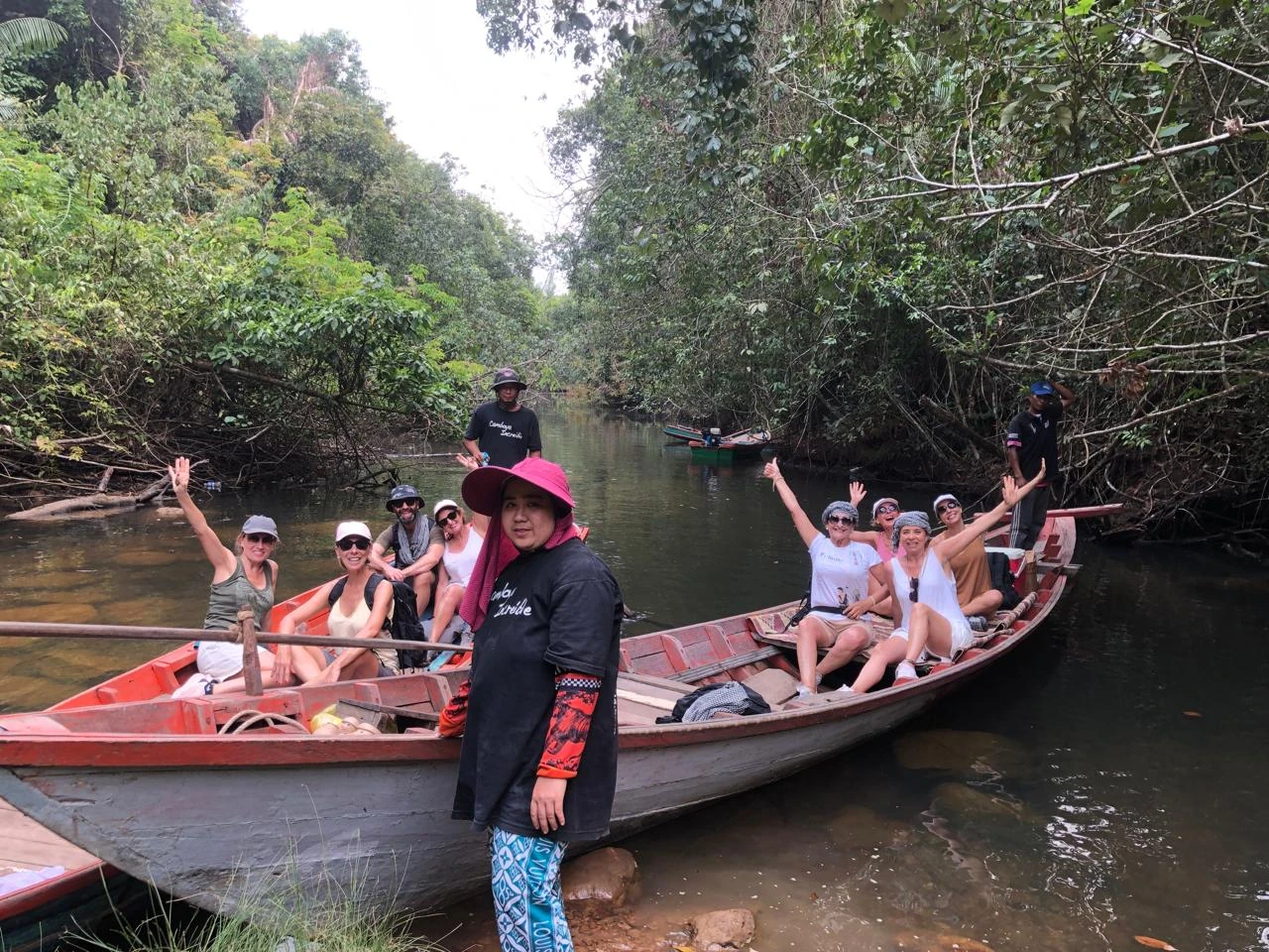 Eb barca por Camboya