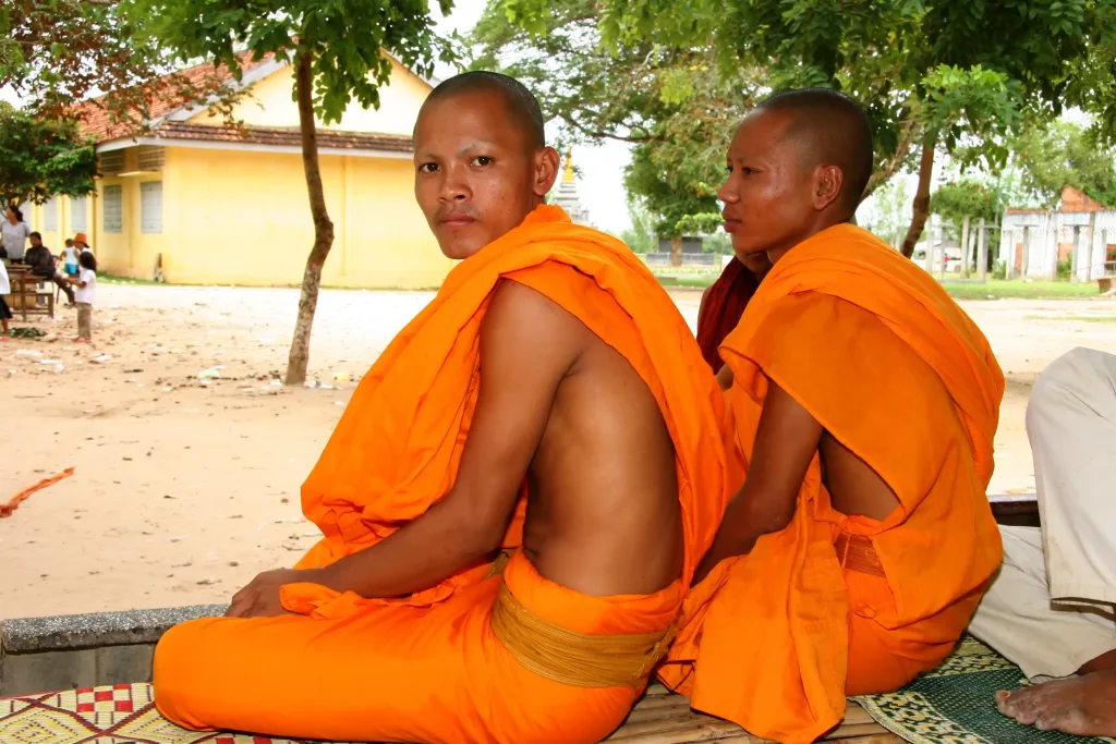 Monjes en Camboya más alla de un viaje